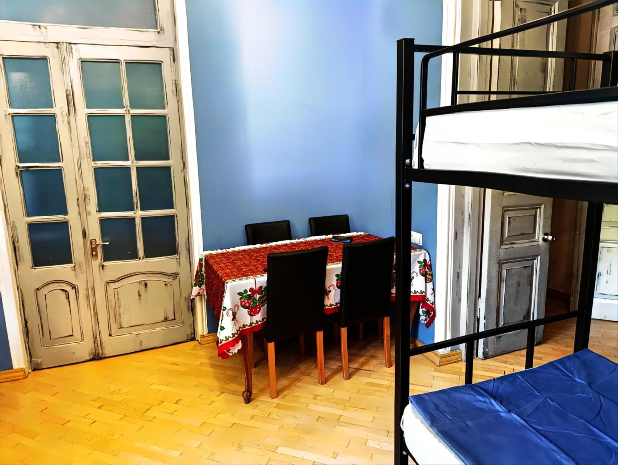 טביליסי J Square Hostel מראה חיצוני תמונה