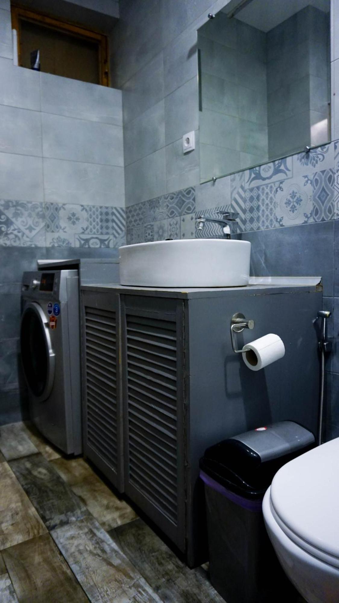 טביליסי J Square Hostel מראה חיצוני תמונה